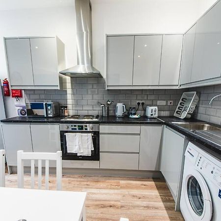 3Beds / 3Baths Close To Portobello Road 런던 외부 사진