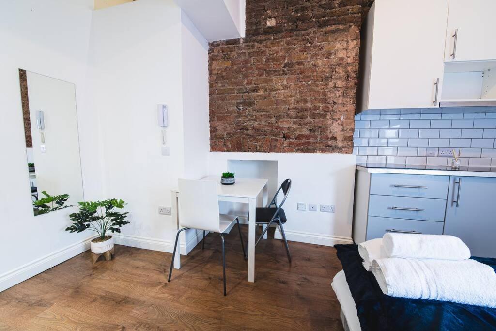 3Beds / 3Baths Close To Portobello Road 런던 외부 사진