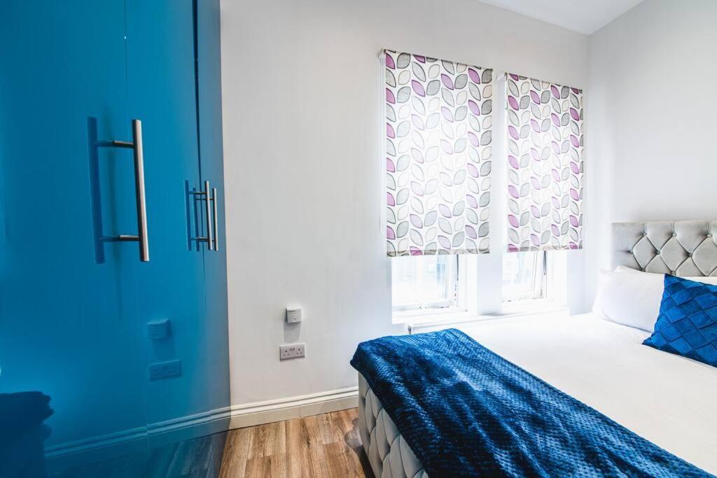 3Beds / 3Baths Close To Portobello Road 런던 외부 사진