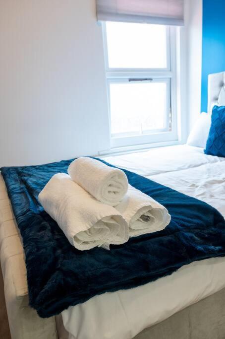 3Beds / 3Baths Close To Portobello Road 런던 외부 사진